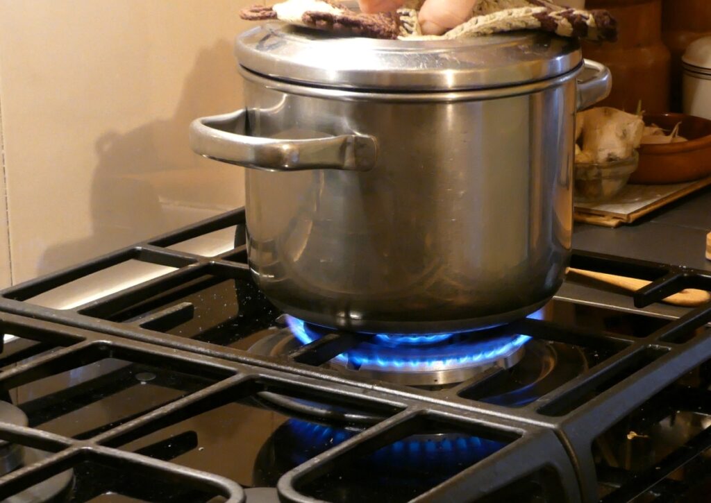 cocinar la sopa de calabaza durante 20 minutos a fuego lento