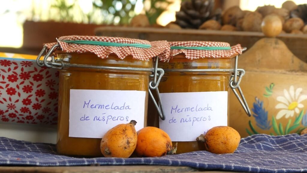 Mermelada casera de níspero con jengibre y cúrcuma